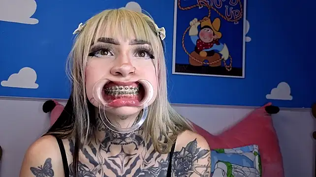 miss___angel live cam on StripChat