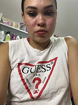FOX_LATINA live cam on StripChat