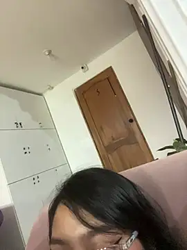 YumiGummy live cam on StripChat