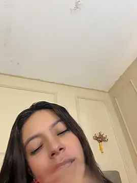 cami_saen live cam on StripChat