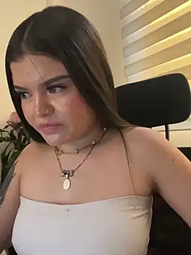 CamilaDuarte_2 live cam on StripChat