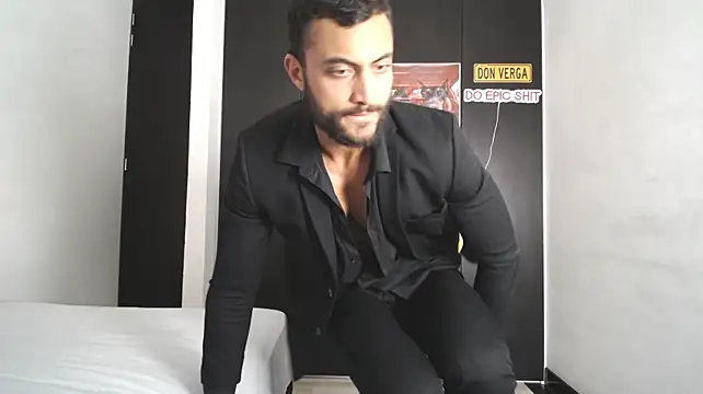 ClayBrown live cam on StripChat
