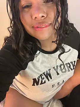 Rashell1_Queen live cam on StripChat