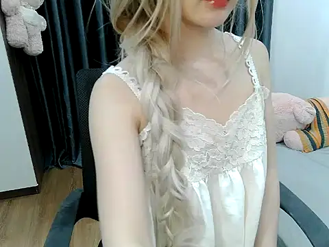 _meomeoo_ live cam on StripChat