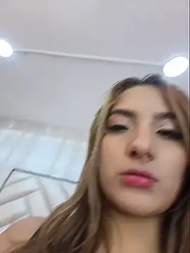 KikiiLove live cam on StripChat