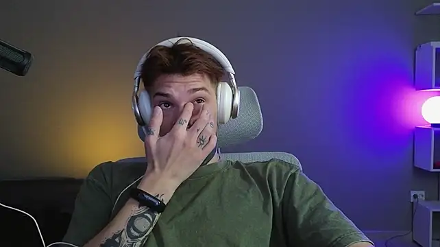 DENIS_HERE webcam