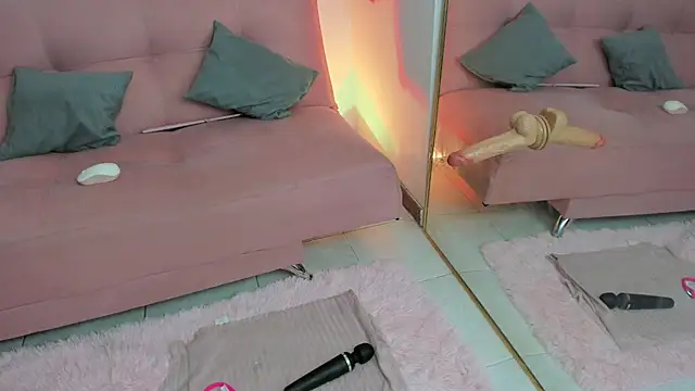 Danesacronin live cam on StripChat