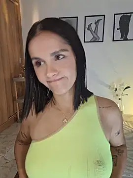 heyshaa on Stripchat