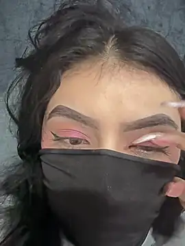 zharaaa18 on Stripchat