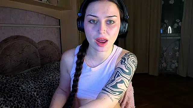 danieliis live cam on StripChat