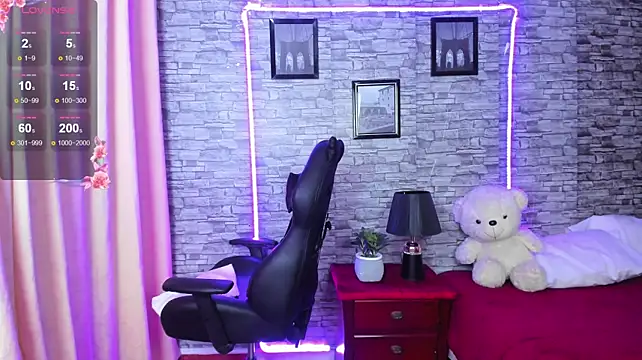 Yara__Moon live cam on StripChat