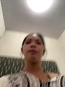 Pinay_petite