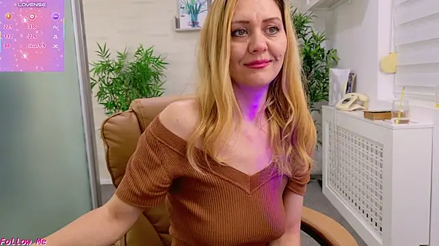 EllaMilf_