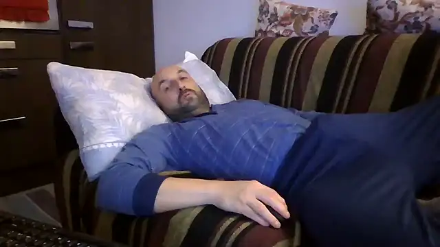 maxxxio12 on Stripchat