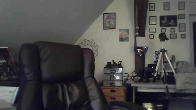 LeaWetGirl live cam on StripChat