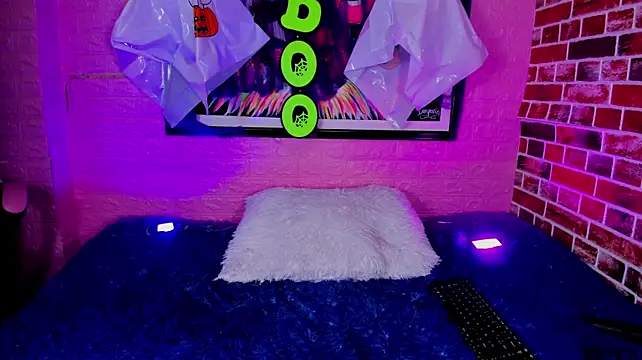 charlotte_roldan (F teen) - thumb sucking❤️