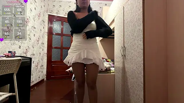 johannamickiewicz (F teen) - I will tease you my bra straps