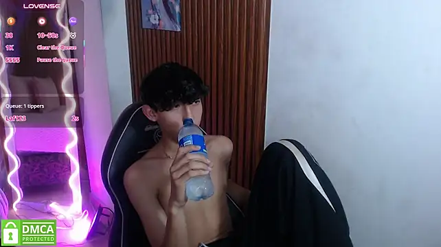 ethann_tay1 (M twink) - control my lush x1 min