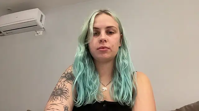 Rowenaaa webcam