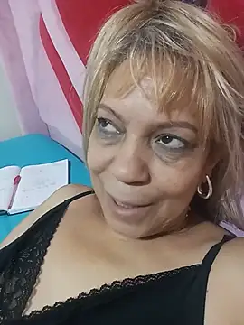 Jazminlover04 live cam on StripChat
