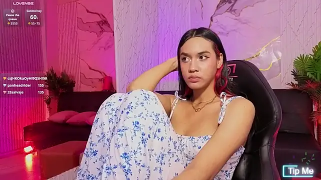 artemiss_tay live cam on StripChat