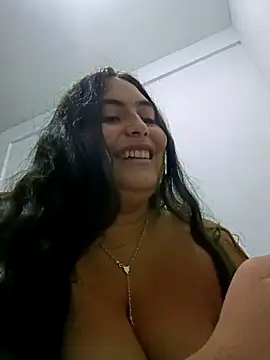 xandra252 live cam on StripChat