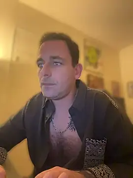 defbond420 live cam on StripChat