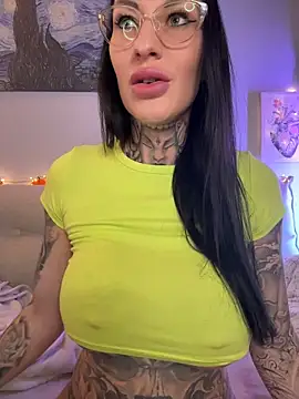 MeganWitch on Stripchat
