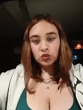 katty_42 (F teen) - Fingers Inside My pussy in public bar 🍶