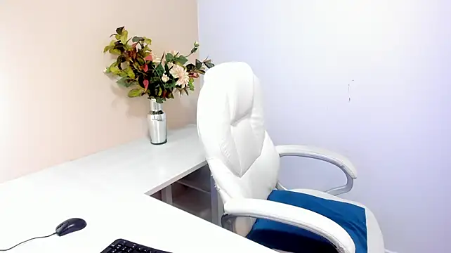 biianca_rose live cam on StripChat