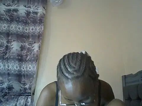 Goldenpixie live cam on StripChat