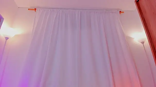 Yoursecrttgirl live cam on StripChat