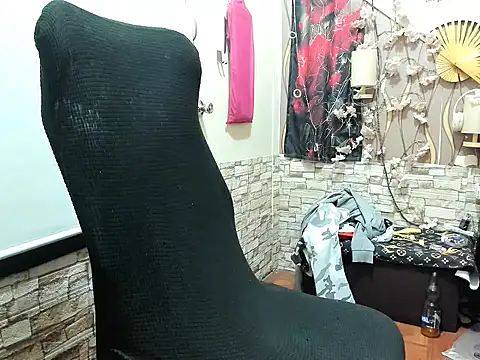 manilafoxts live cam on StripChat