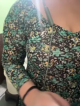 Arshi02 live cam on StripChat