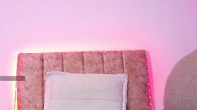 Ava_Raye