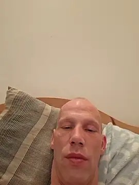 genaroo38 (Ask my age) - Hello