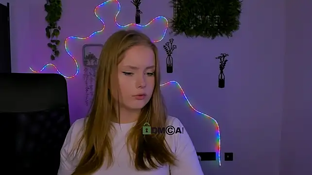 helena_so_shyy