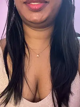Tamil_Maaya live cam on StripChat