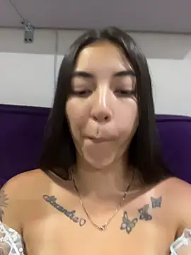 Zoee_Off1 webcam