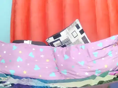 SlimLollies live cam on StripChat