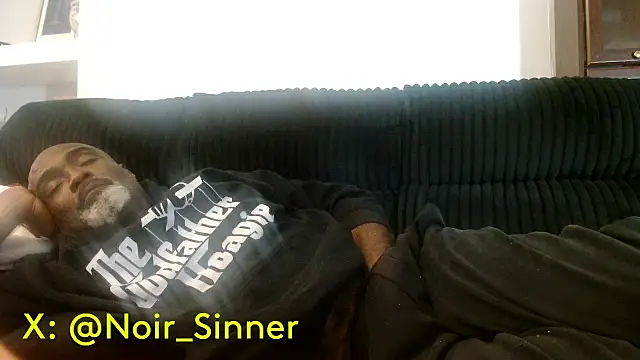 sinnernoir live cam on StripChat