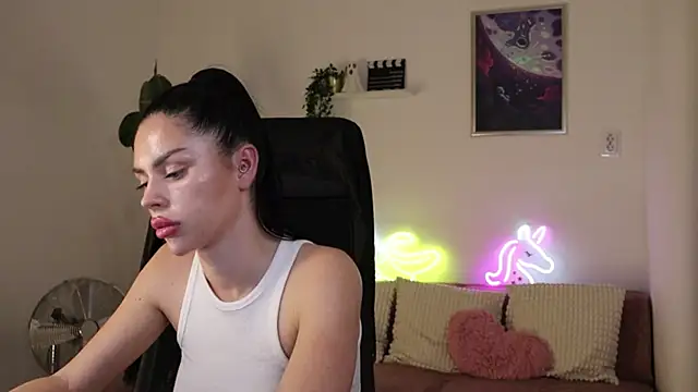TatianaXoxo1 live cam on StripChat