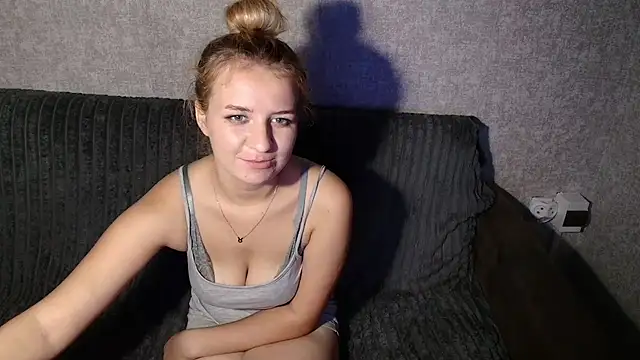 yanochka69 live cam on StripChat