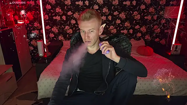 Vuitton live cam on StripChat
