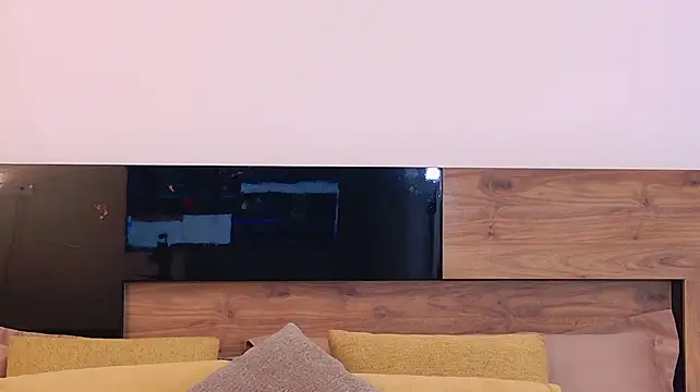 ArianaNovax webcam