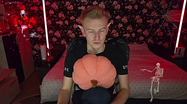 Vuitton live on Stripchat