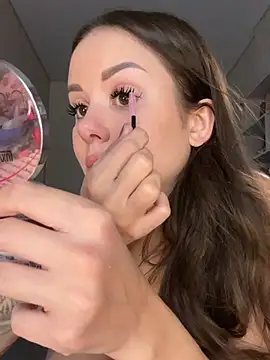 Alina_Vibe_Me