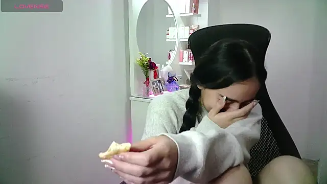 aineangeel live cam on StripChat