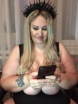 VikiiStoun live cam on StripChat