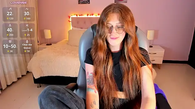 Emily_Warren_ live cam on StripChat